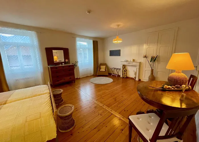 1912 - Wooden - Old Town Apartment